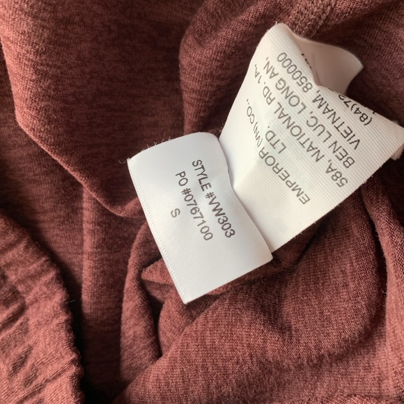 Vuori Women’s Performance Jogger Ruby Heather Red Soft Comfy Size Small - Picture 11 of 13